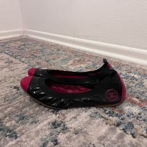 CHANEL flats black and red patent
